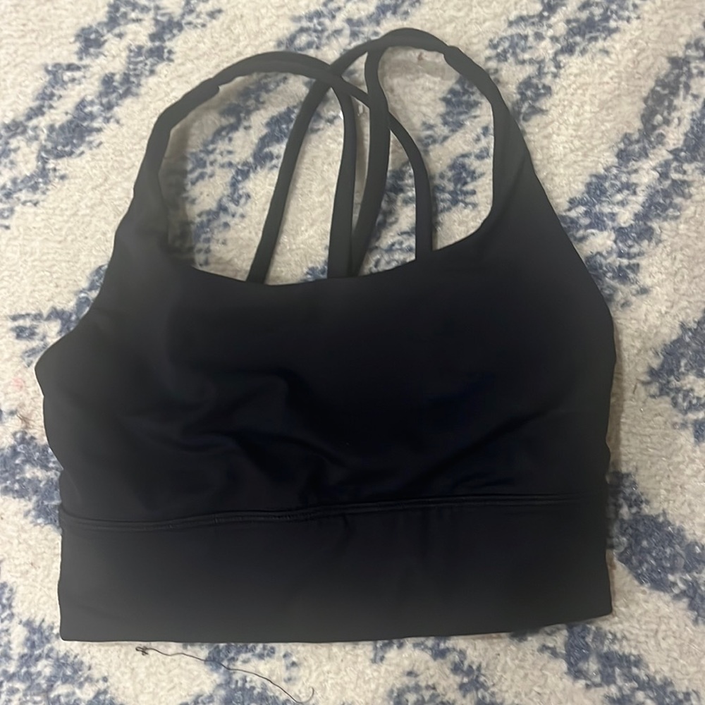 Black Lululemon sports bra